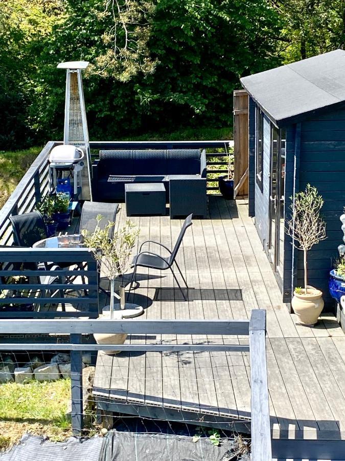 One Of The Best Properties In Lyme! Breathtaking Views Across The Whole Bay. 3 Stories With 2 Tier Veranda Around The Property. Sleeps 6 Lyme Regis Luaran gambar