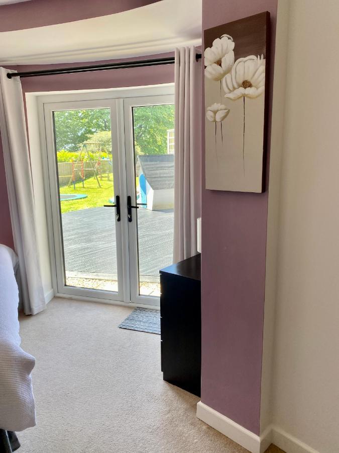 One Of The Best Properties In Lyme! Breathtaking Views Across The Whole Bay. 3 Stories With 2 Tier Veranda Around The Property. Sleeps 6 Lyme Regis Luaran gambar