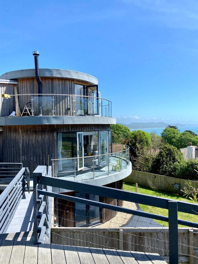 One Of The Best Properties In Lyme! Breathtaking Views Across The Whole Bay. 3 Stories With 2 Tier Veranda Around The Property. Sleeps 6 Lyme Regis Luaran gambar