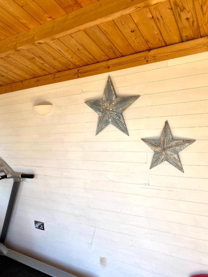 One Of The Best Properties In Lyme! Breathtaking Views Across The Whole Bay. 3 Stories With 2 Tier Veranda Around The Property. Sleeps 6 Lyme Regis Luaran gambar