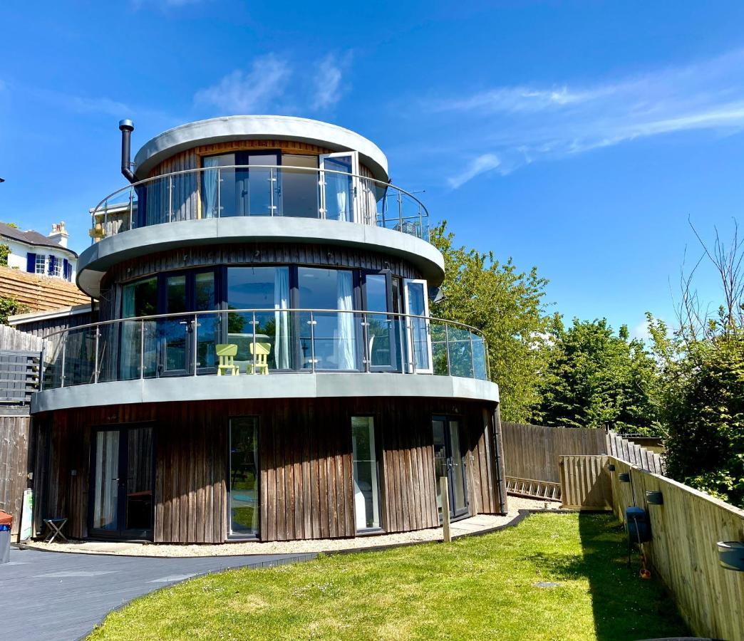 One Of The Best Properties In Lyme! Breathtaking Views Across The Whole Bay. 3 Stories With 2 Tier Veranda Around The Property. Sleeps 6 Lyme Regis Luaran gambar