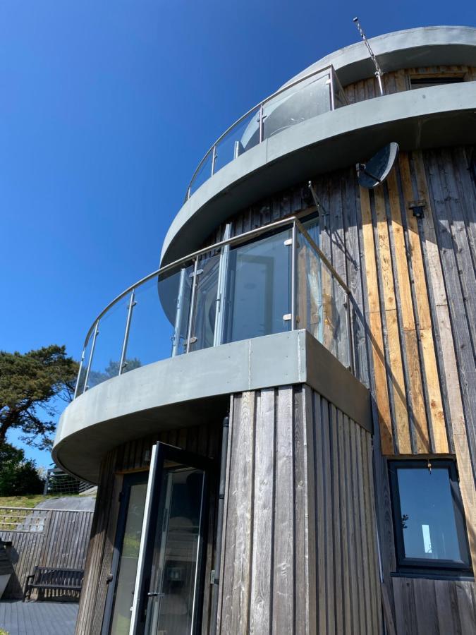 One Of The Best Properties In Lyme! Breathtaking Views Across The Whole Bay. 3 Stories With 2 Tier Veranda Around The Property. Sleeps 6 Lyme Regis Luaran gambar